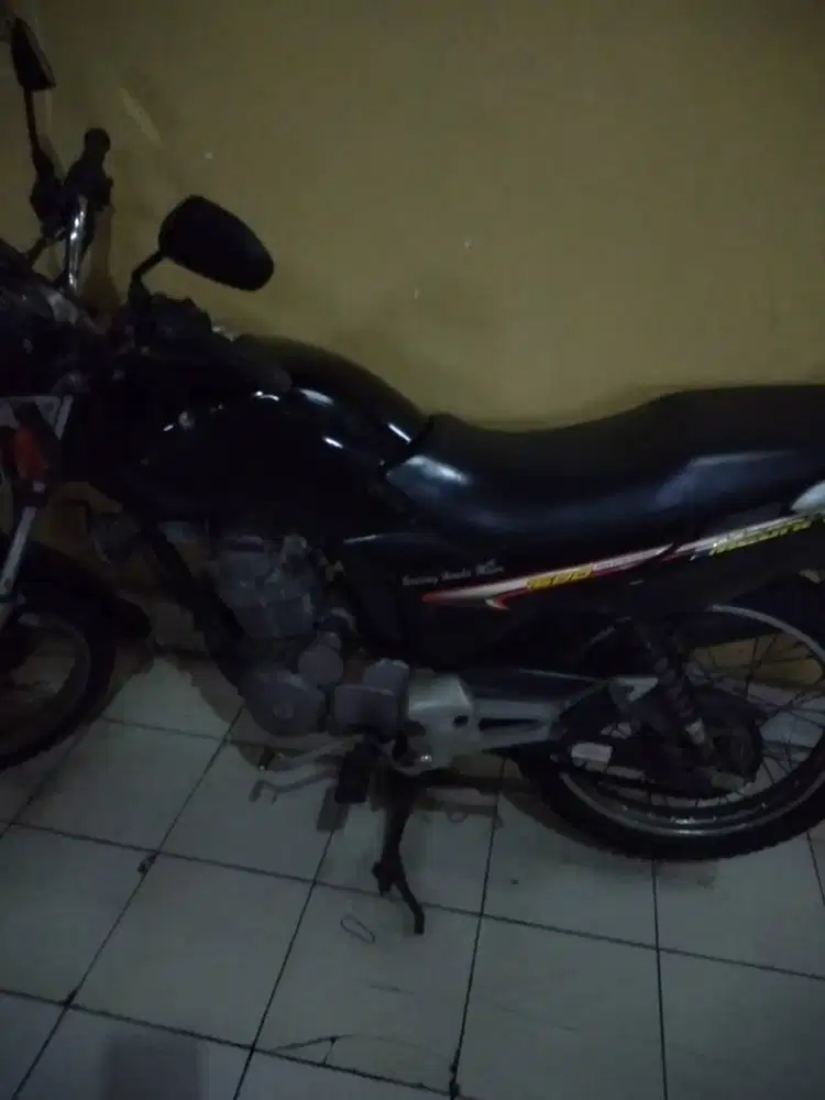 Dijual cepat motor Honda GL Pro tahun 2007 dari pemilik pertama