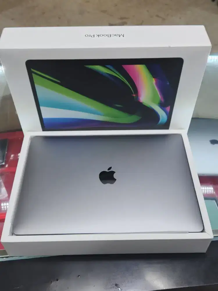 Apple MacBook pro M2 13 inch 8GB 256GB Second Mulus Fullset Original
