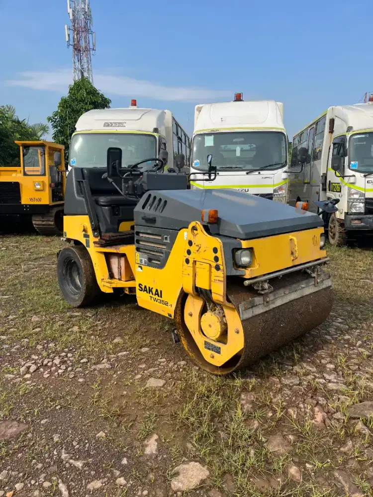 Tandem Roller Sakai TW352-1 Tahun 2026