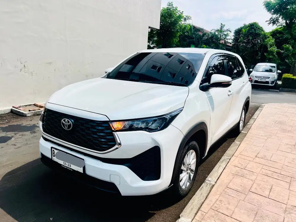 Innova Zenix G AT Bensin KM 25rban Pajak 05-2027 Tangan Pertama