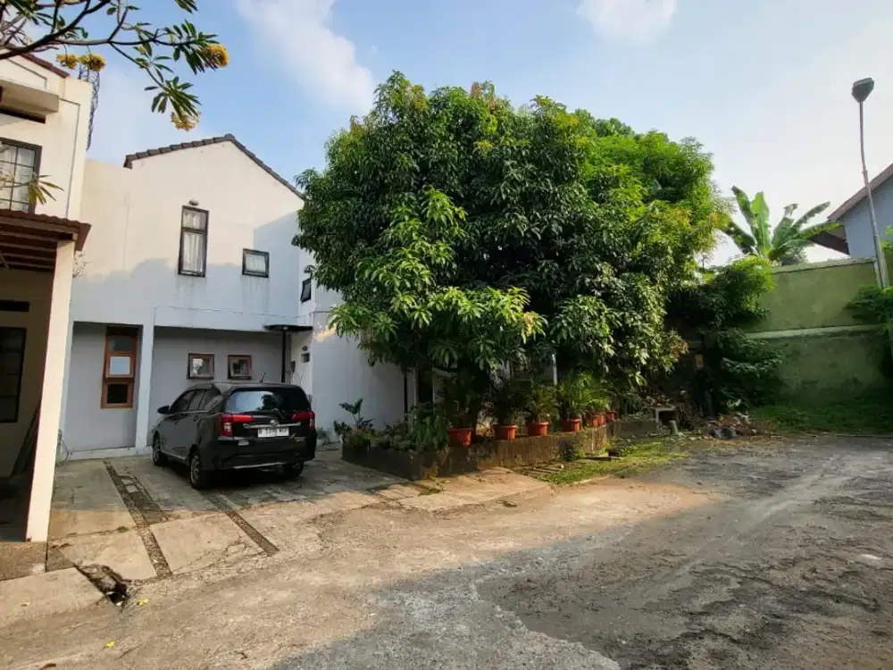 Dijual Rumah Cantik Strategis Dalam Cluster Dekat Stasiun Sudimara di Sektor 9 Bintaro Sc-13991