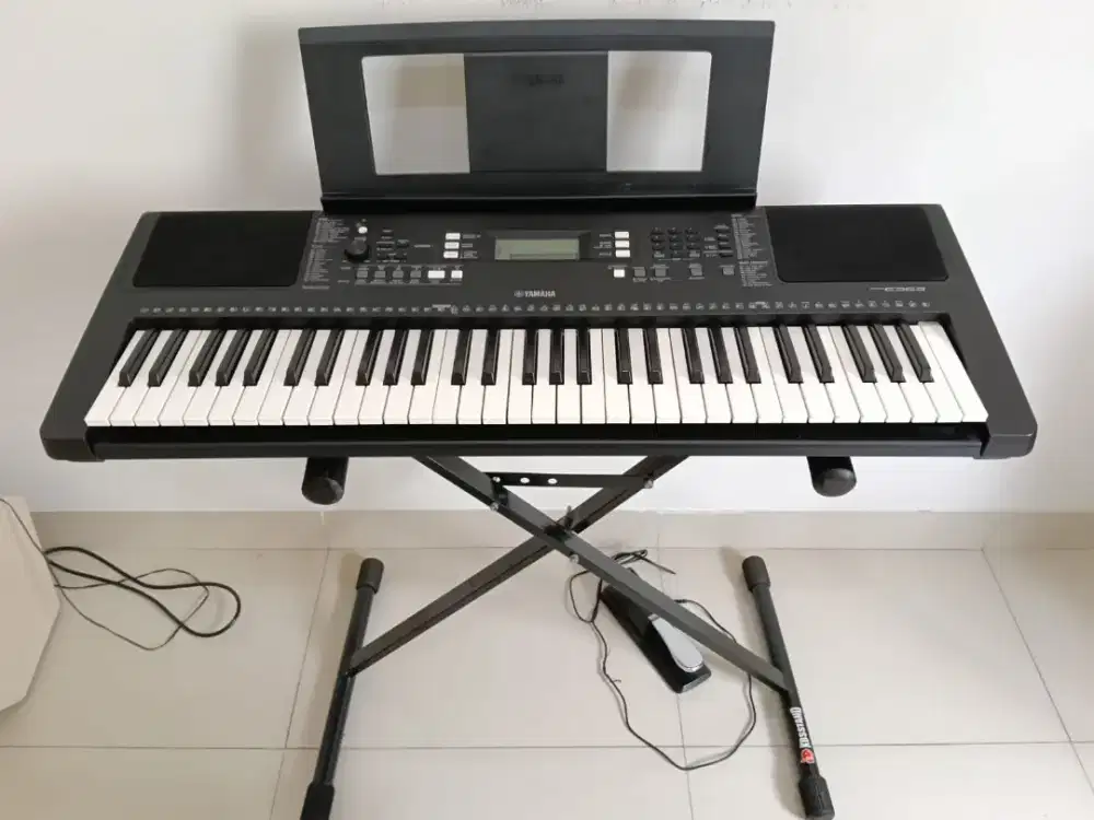 Jual Preloved Keyboard Yamaha PSR 363 + Stand, Kondisi Sangat Bagus!