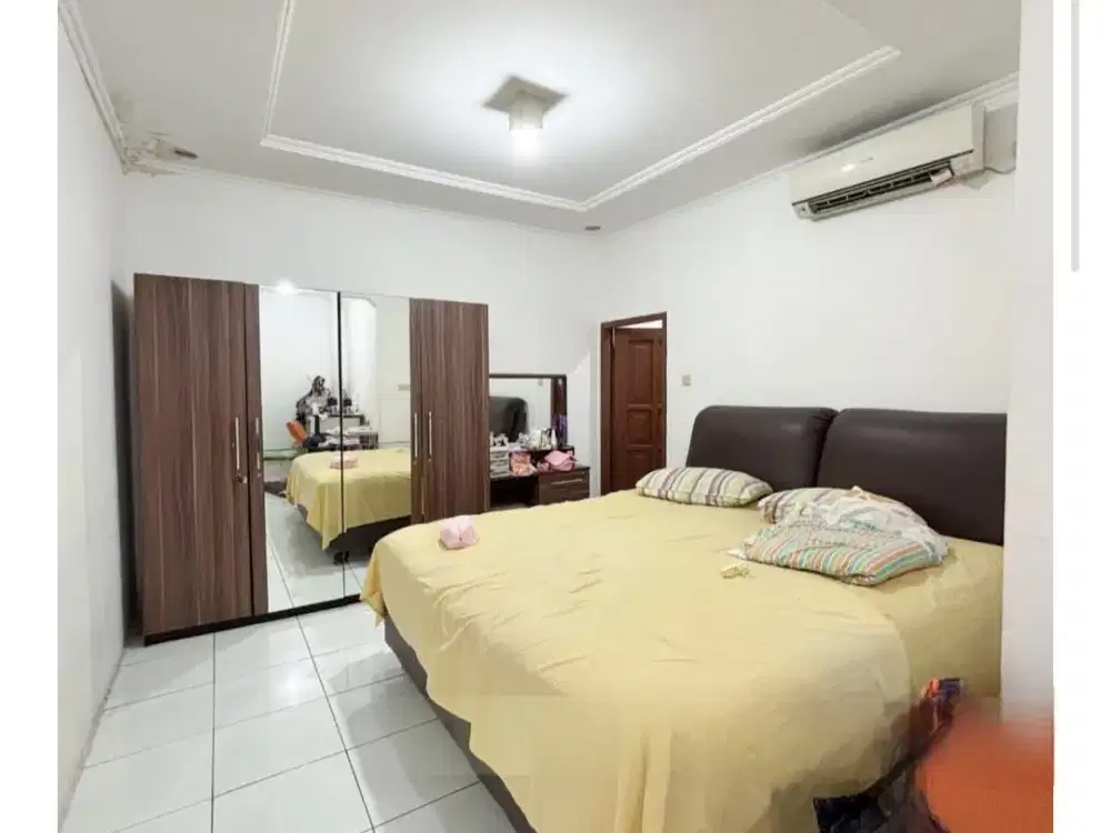 Rumah Asri Hadap Barat SHM Bisa Nego di Pondok Indah, Jakarta Selatan