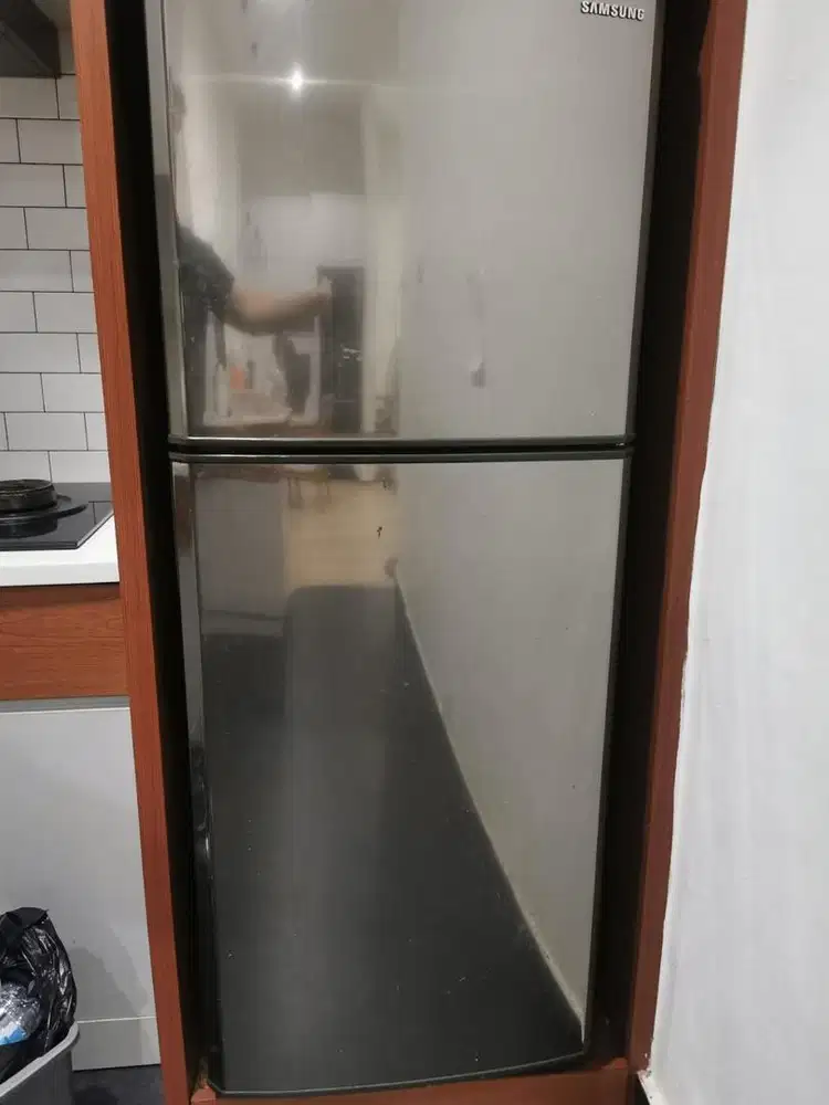 Kulkas Samsung 2 Pintu masih dingin