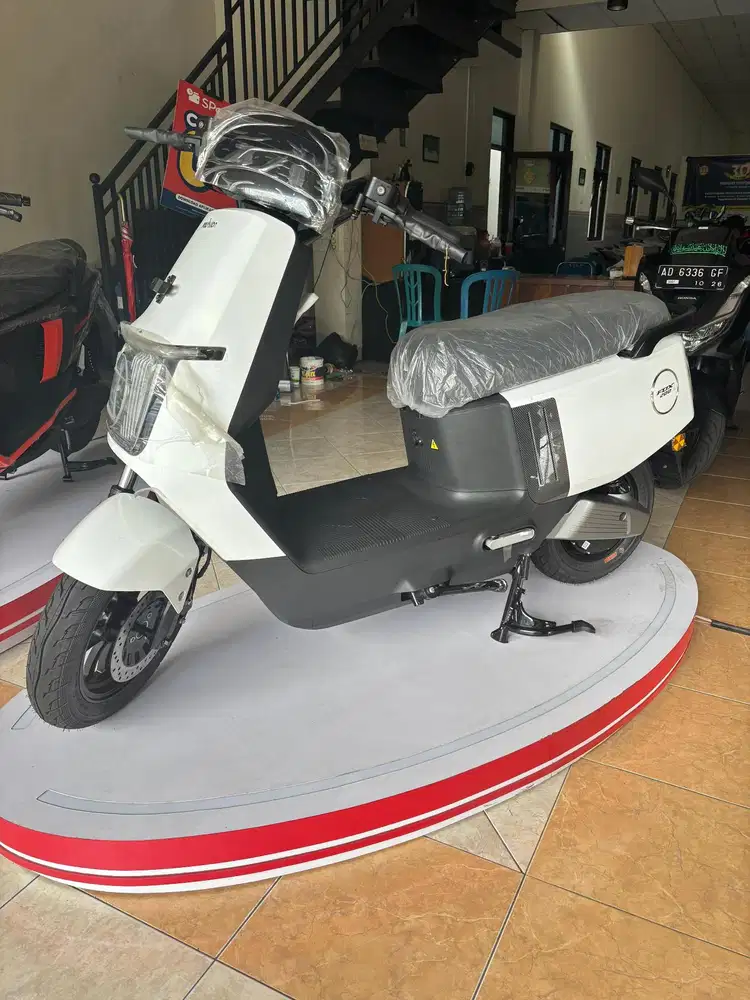 POLYTRON FOX 200