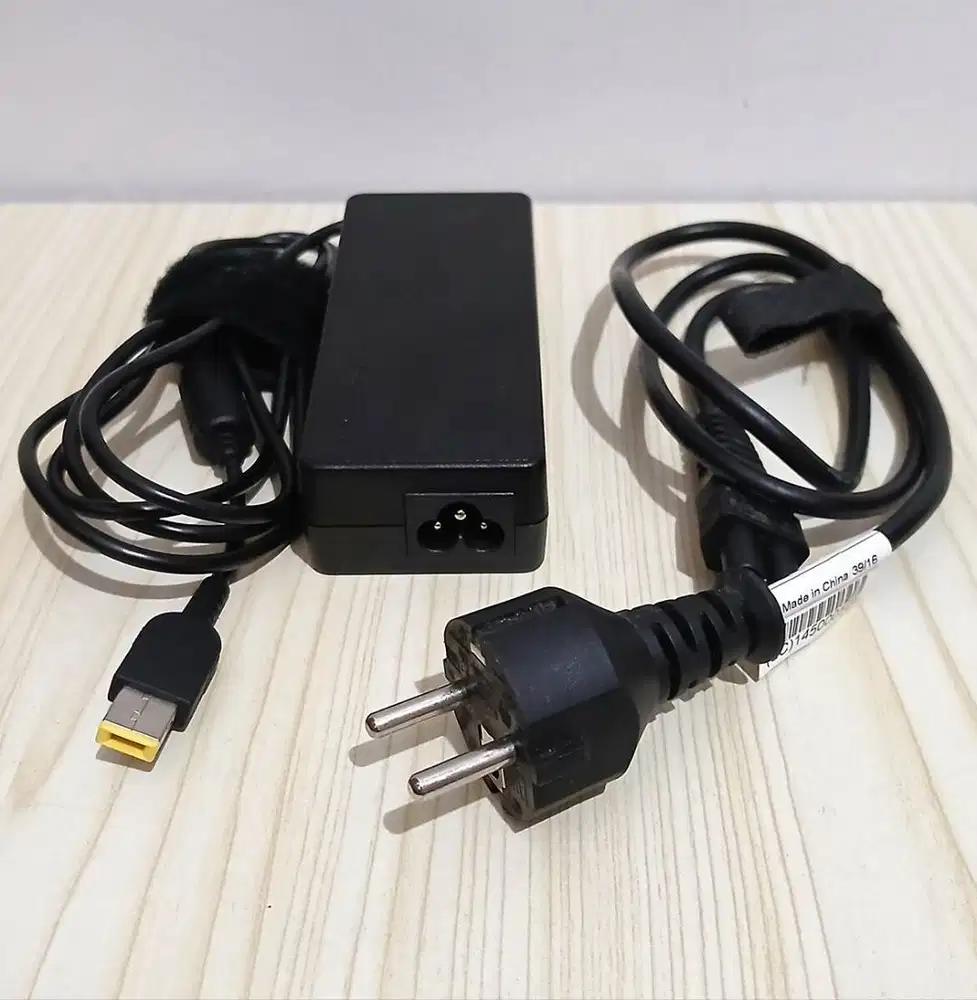 Charger Lenovo Thinkpad 90W 60V | Slimtip USB | T/W/P NVIDIA GPU