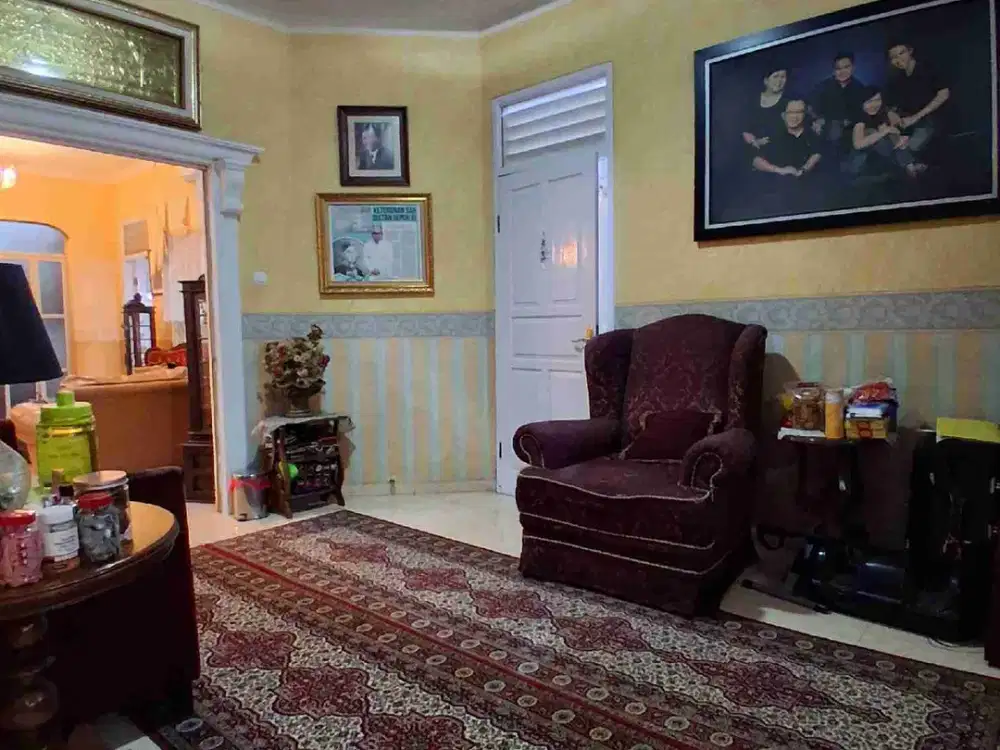 Rumah 1 Lantai Yang Luas Pinggir Jalan Area Komersil Di Tanah Kusir Kebayoran Lama Jakarta Selatan