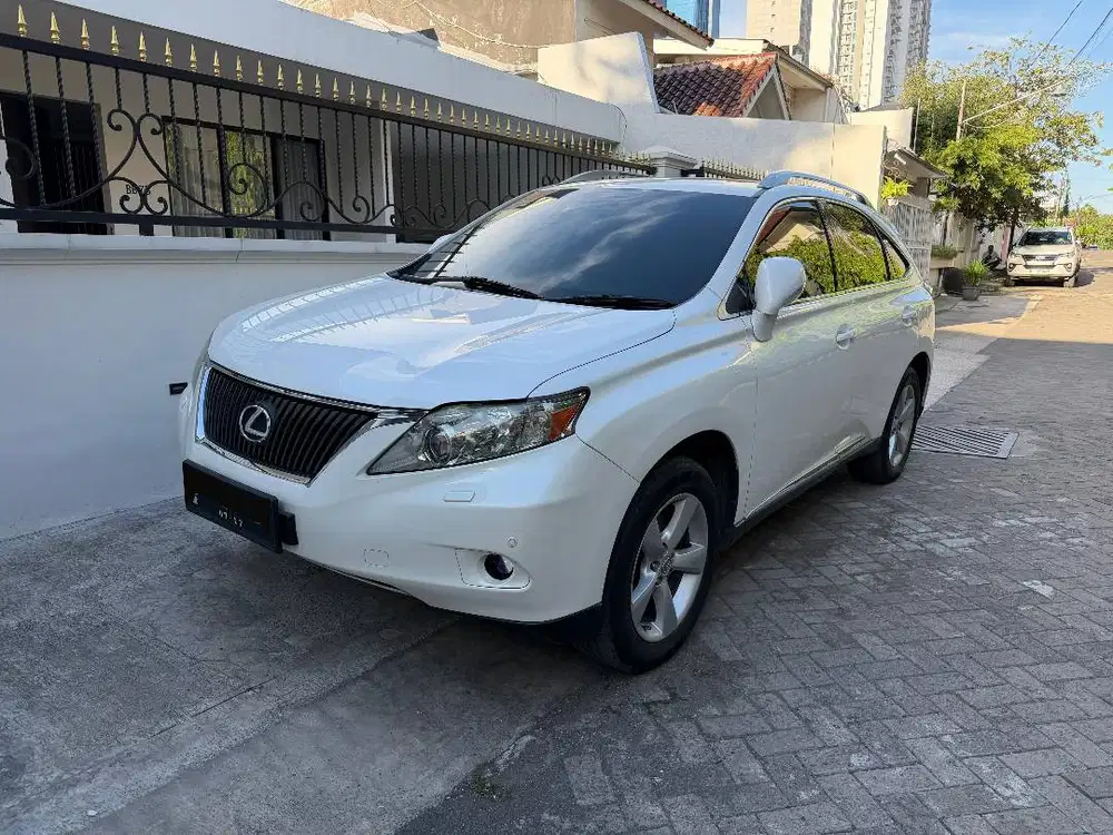 Jual Lexus Rx 270 Km Rendah kondisi Sip