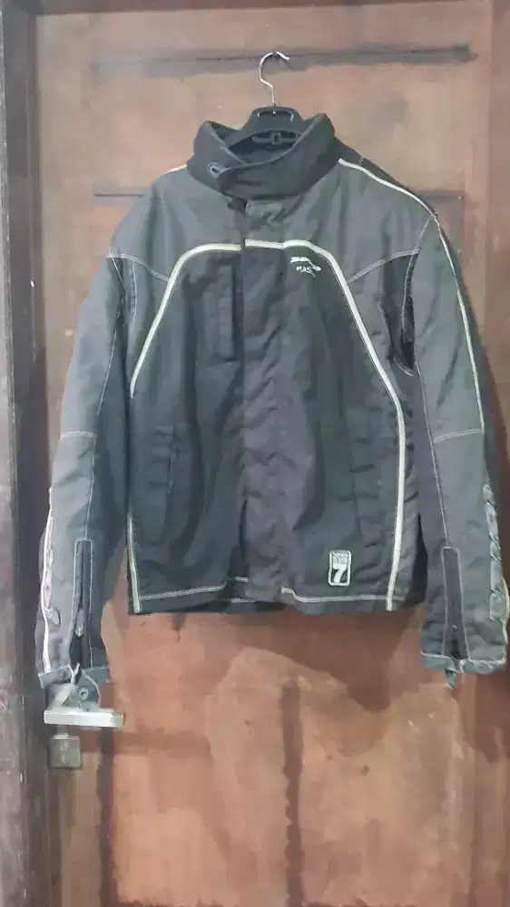 Jaket motor dainese Sz 52 bukan rs taichi