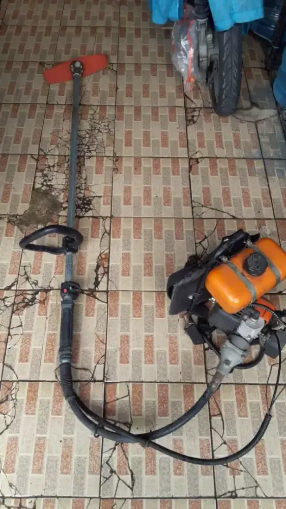 Mesin Potong Rumput TASCO 2 Tack