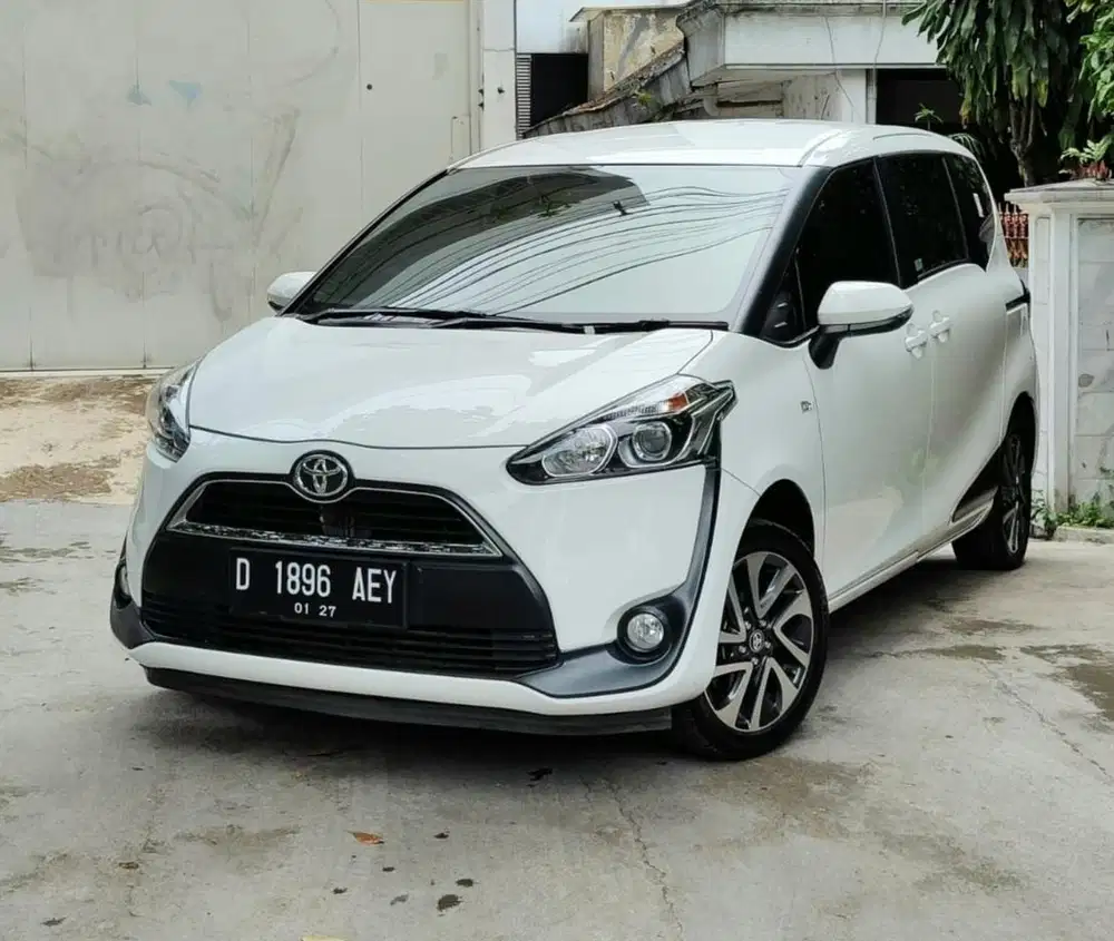 Toyota SIENTA V 1.5 AT 2016 LowKM 73rb RECORD TOYOTA BANDUNG