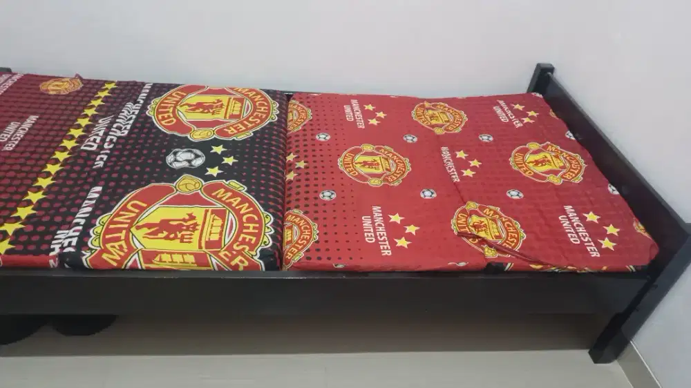 Satu set Dipan dan Kasur