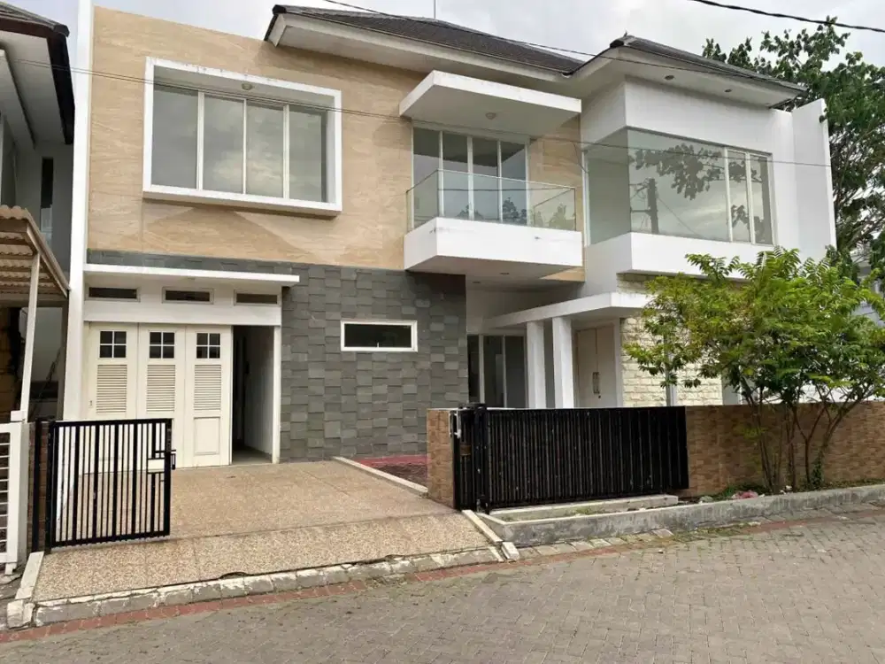 Rumah 2 Lantai Baru SHM di Pantai Mentari Cluster Hampton