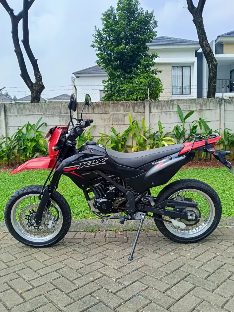 Kawasaki KLX SM SUPERMOTO SE 2024