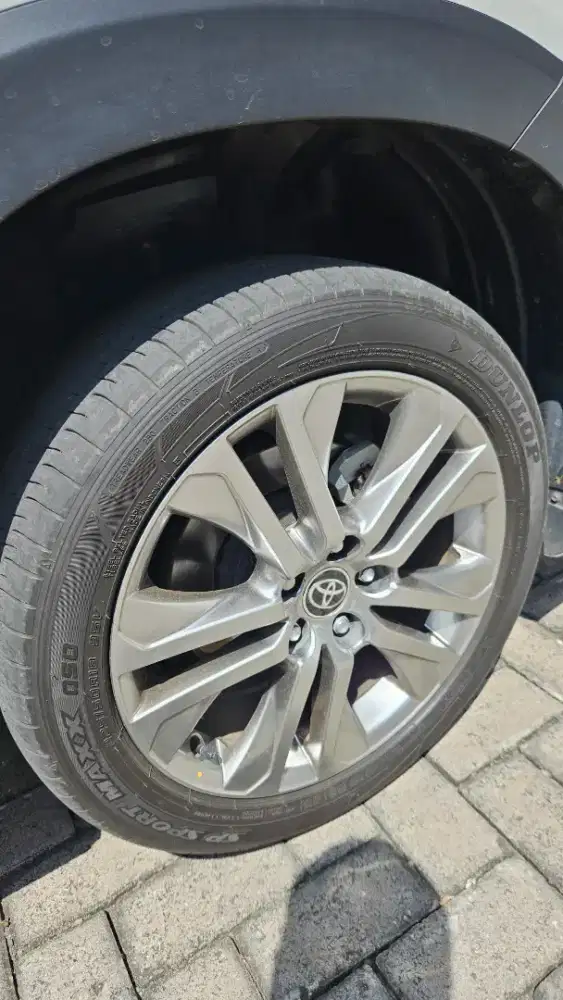 Ban Dunlop Sportmaxx 050 225/50 R18 Lepasan Zenix Q bekas 90%