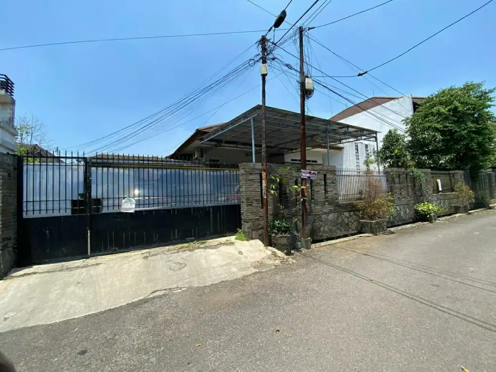 Langka! Rumah Luas di Antapani, Furnished Harga di Bawah Pasaran.