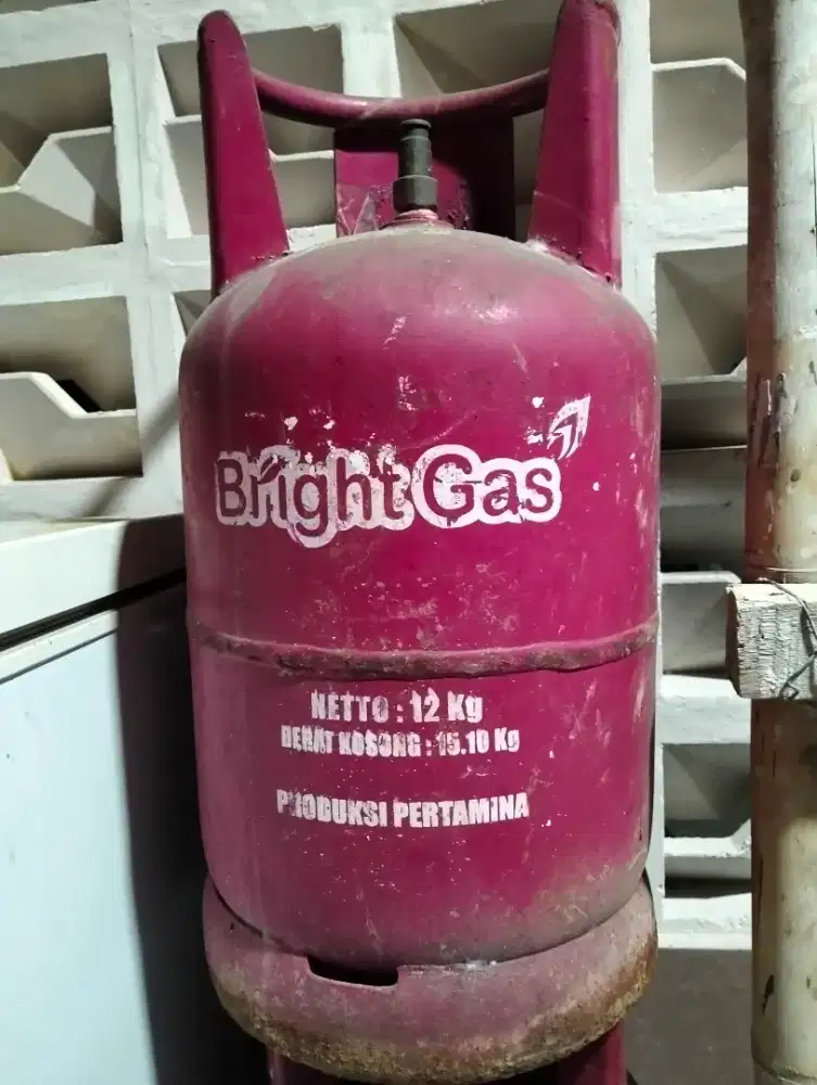 Dijual tabung gas LPG 12kg warna pink