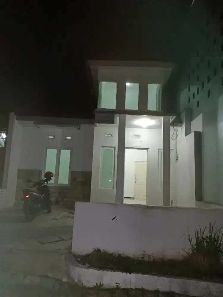 DI KONTRAKAN RUMAH