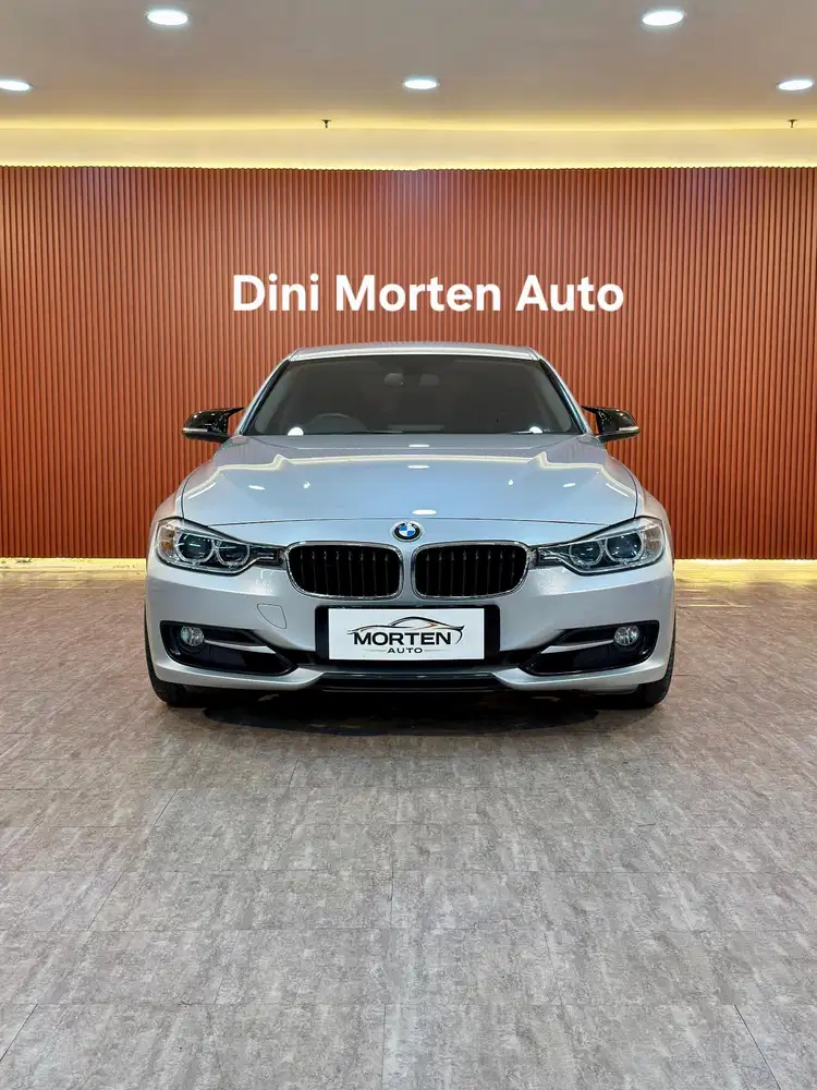 (KM 68rb) BMW 320i Sport F30 2.0 At 2015