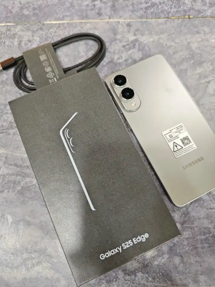 S25 Edge 12/256