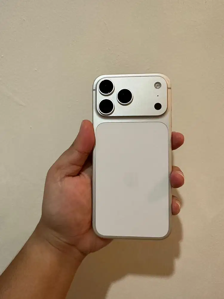 Iphone 17 promax 256 silver ibox garansi panjang