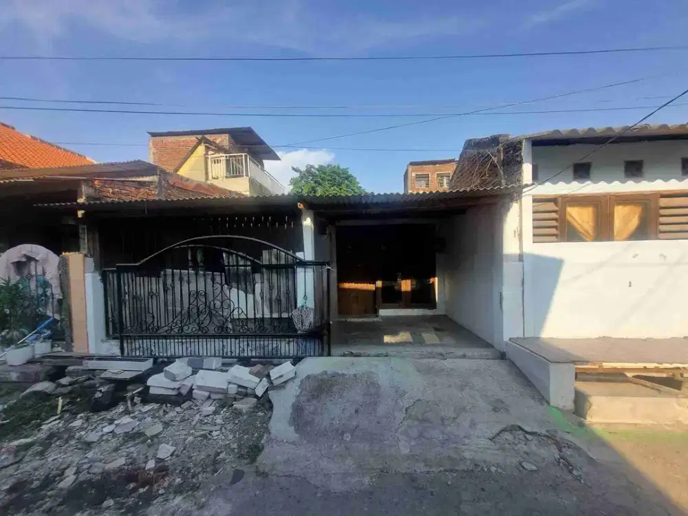 Dijual via lelang rumah petiken gresik lokasi Strategis
