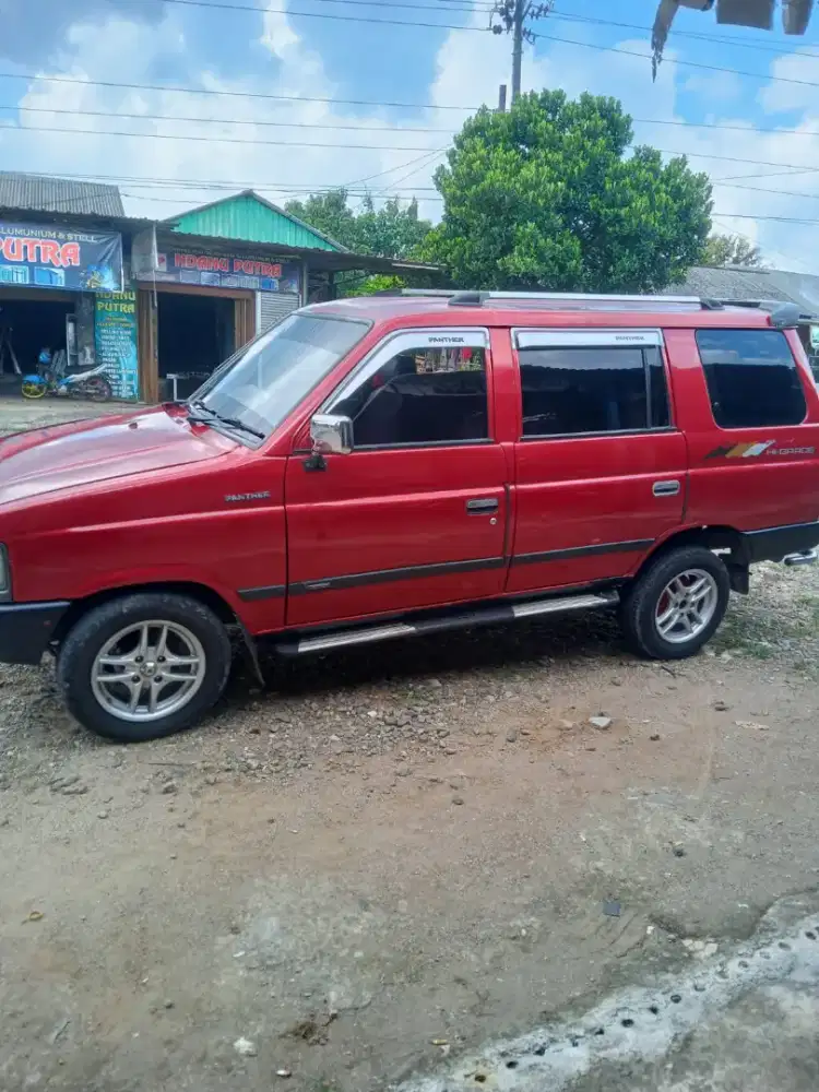 mobil bekas Izusu panter 96