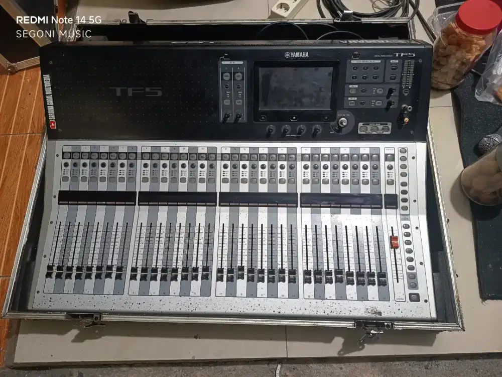 Mixer Yamaha TF5.(Ada minus.)Tapi Normal siap pakai.