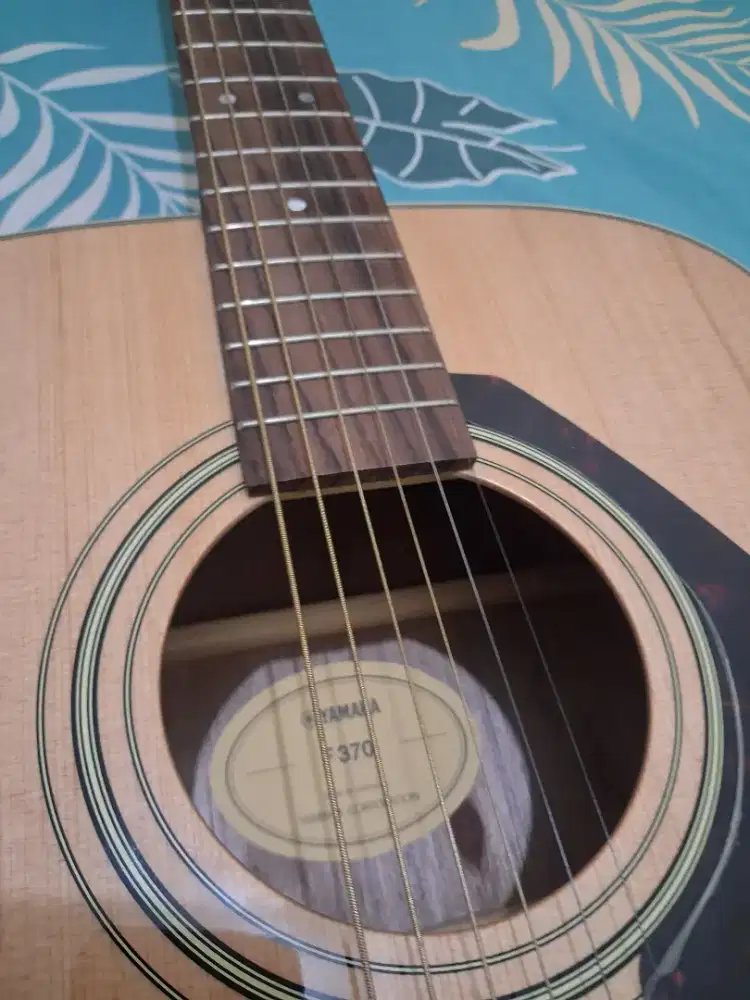 Gitar YAMAHA F370 original