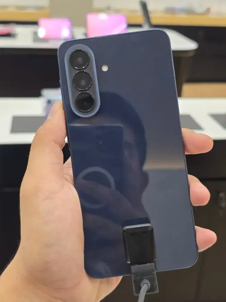 SAMSUNG GALAXY A57