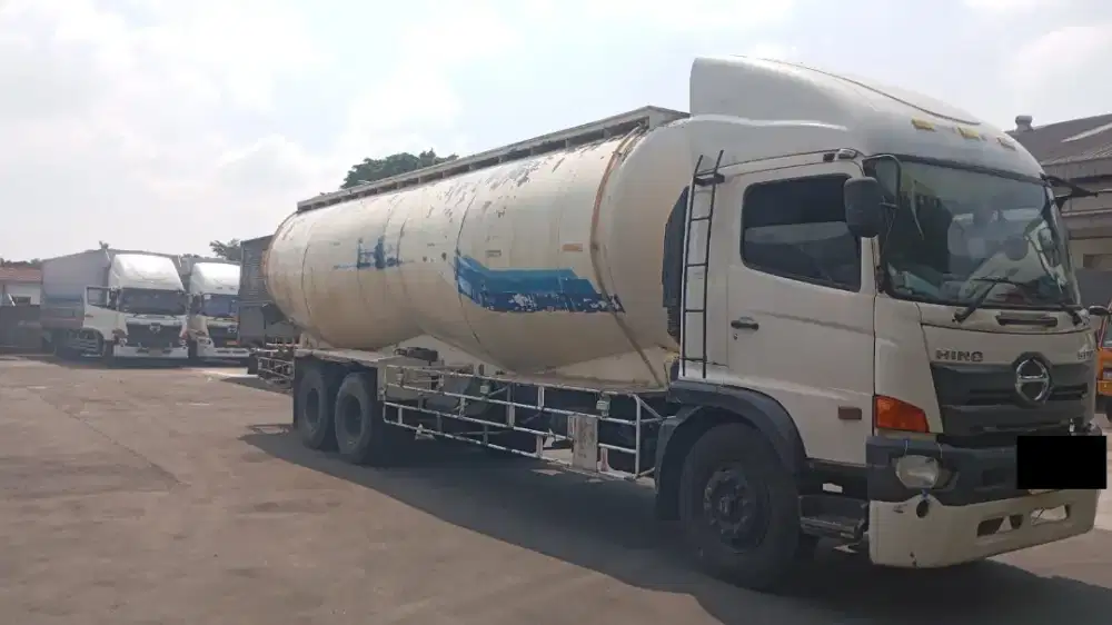 TANGKI HINO MUAT 27 TON