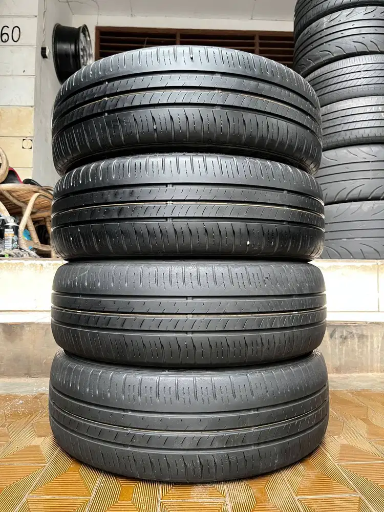 Ban Dunlop Enasave EC300+  185 60 r16  4Pcs