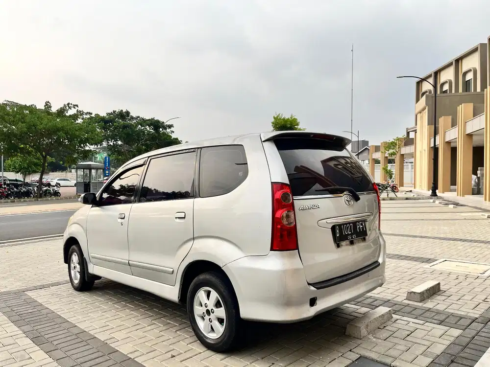 Toyota Avanza 2010 Bensin