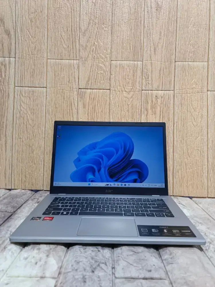 Jual beli laptop acer aspire Amd ryzen 3-7320U
 ram 8gb