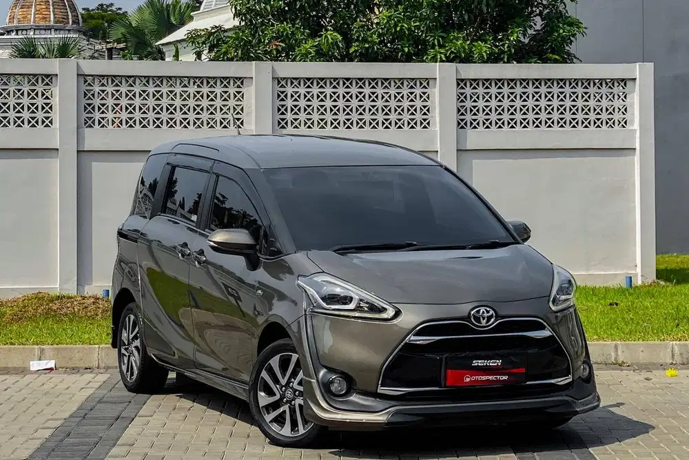 Toyota Sienta 1.5Q 1.5 Q AT Matic 2016 Coklat Metalik.