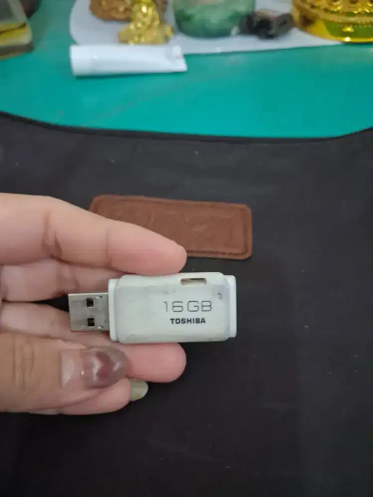 Usd flas driver merk 
Toshiba kapasitas 16 gb 
Limited edition 
Barang