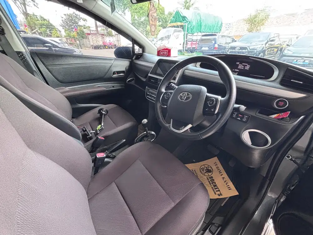 Toyota Sienta Q 2021