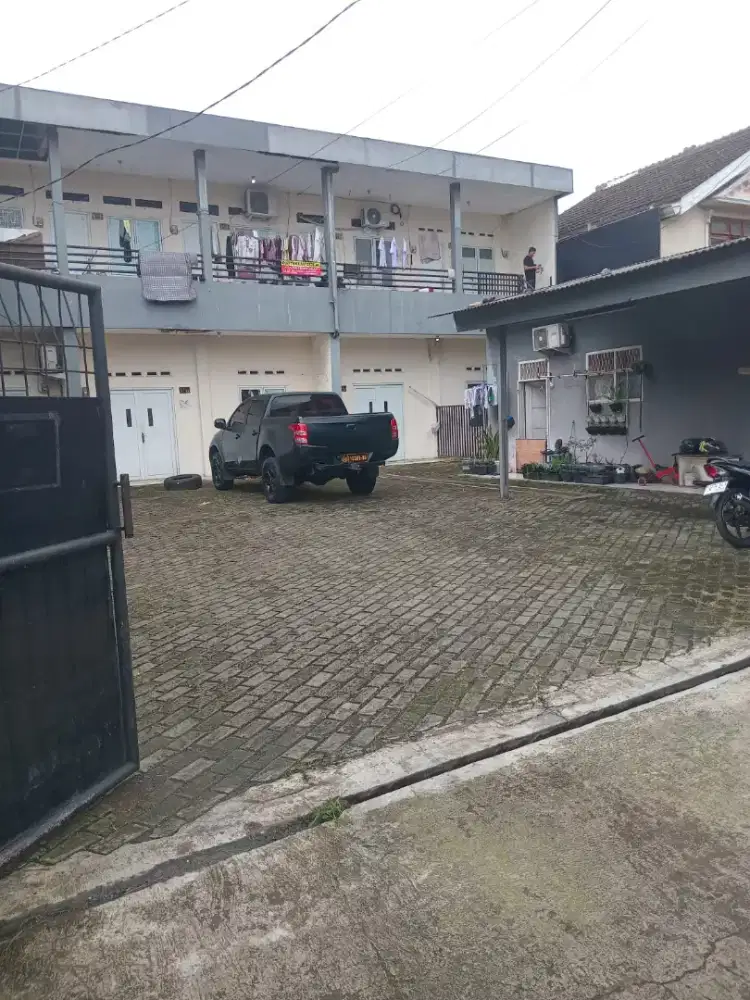 Kontrakan 10 pintu tingkat