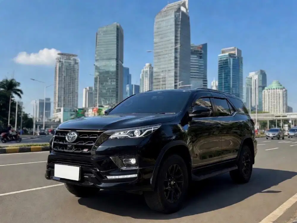 Toyota Fortuner GR VRZ 2.8 AT 2022