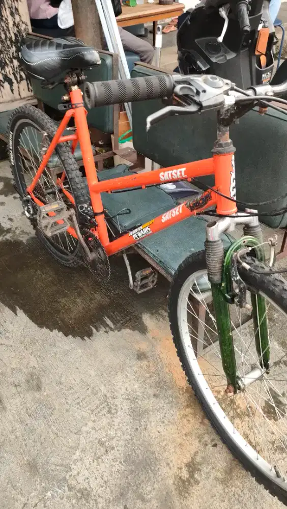 Sepeda gunung cewe jengki r26 3x6 siap gowes 700rb nego yg enak ya