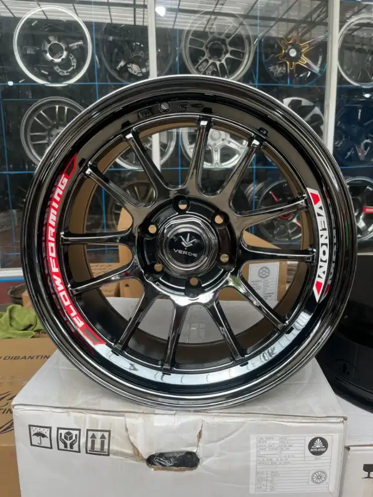 Venom 5 ring 18 lebar 9 pcd 6x139,7 ET 0 black chrome pajero dll