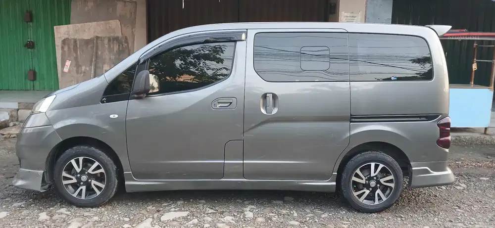 Nissan Evalia 2012 Bensin