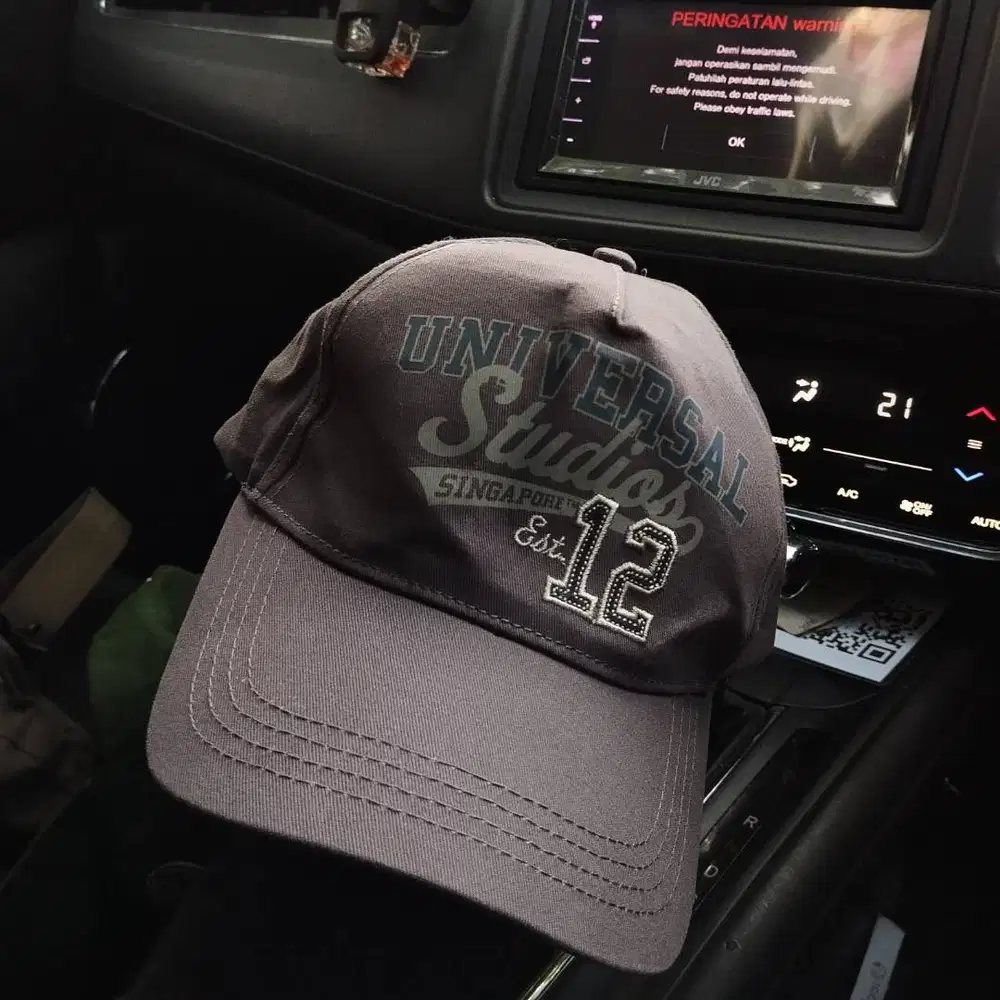 UNIVERSAL STUDIO SINGAPORE - Vintage Retro Topi Caps Hat Dark Grey