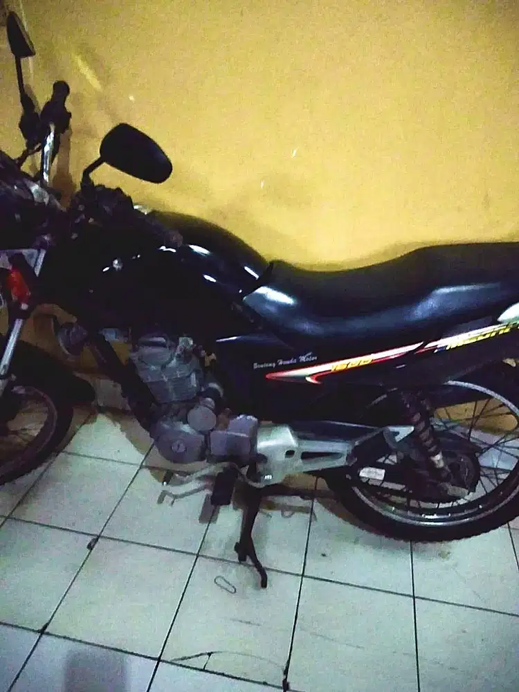 Dijual cepat motor Honda GL Pro tahun 2007 dari pemilik pertama