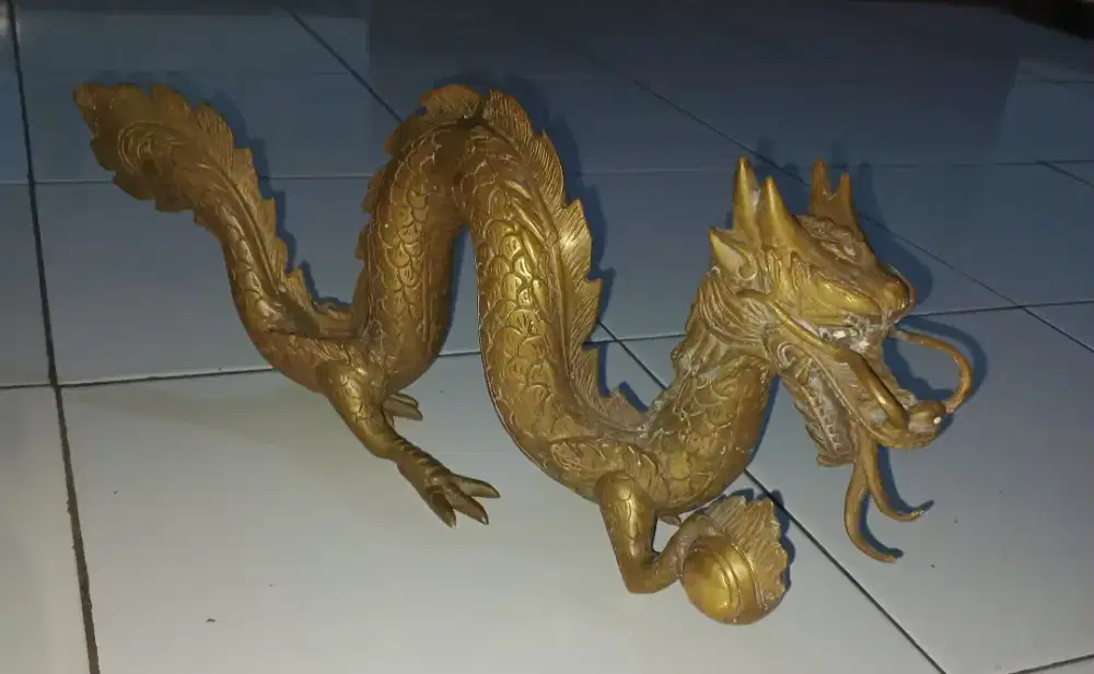 Patung naga kuningan (buat yang ngerti koleksi antik)