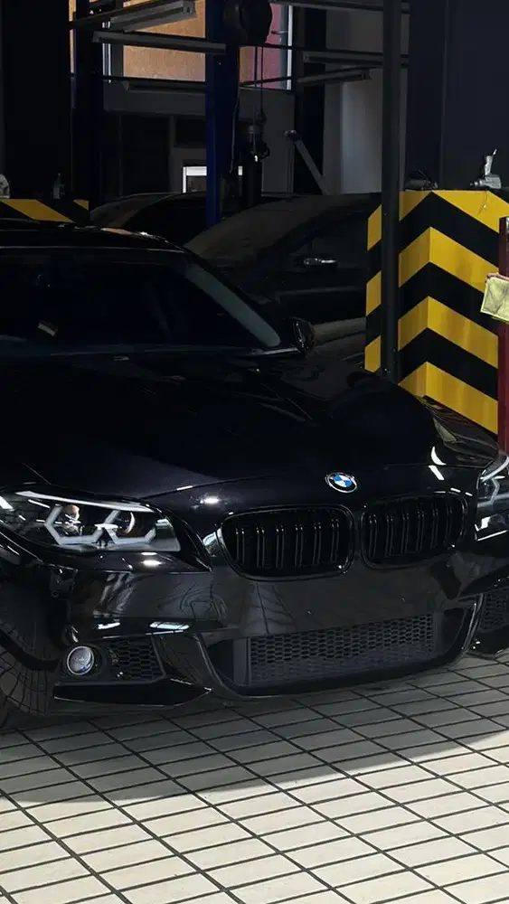 BMW 535i 2011 - AT BLACK ON BLACK (PEMAKAIAN PRIBADI )