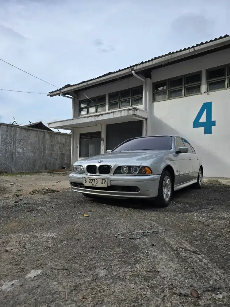 BMW e39 520i 2002 Bensin