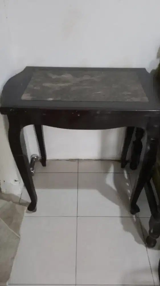 Meja sudut mamer