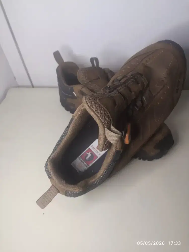 Sepatu outdoor hiking Blackyak