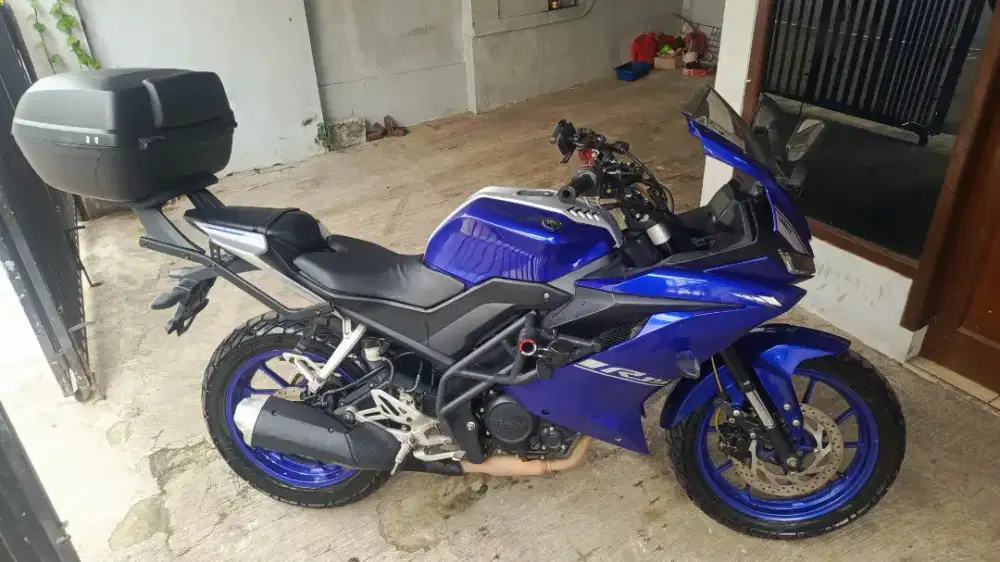 Yamaha R15 2017 V3